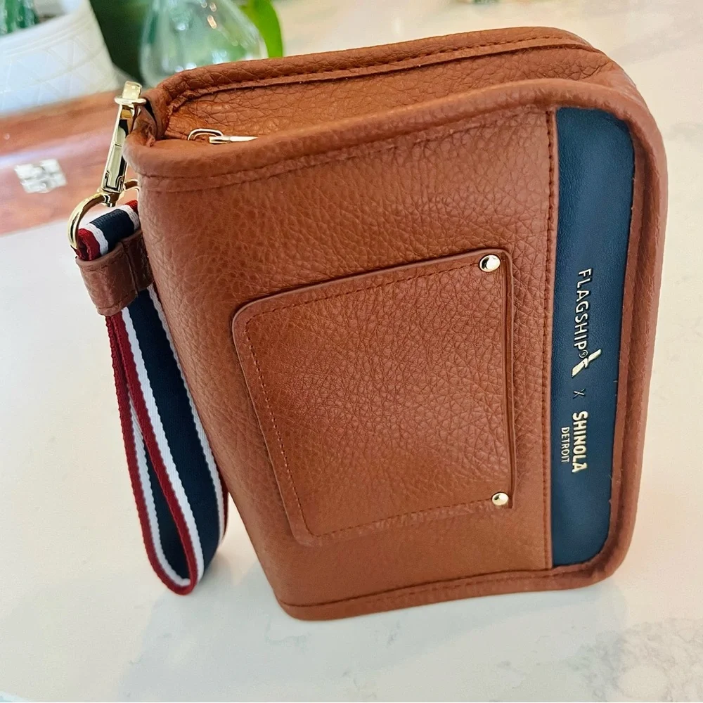 Shinola RARE Flagship x Shinola Detroit Traveler’s Bag, Limited Edition_3
